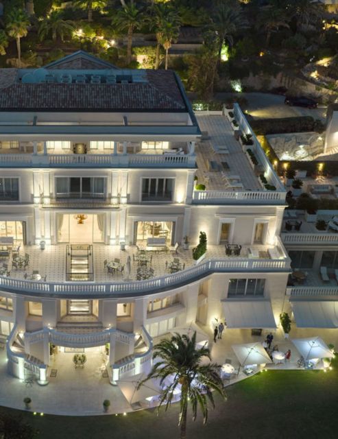 Cap Estel Swimming pool drone view · Luxury Hotel Côte d'Azur